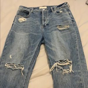 Ripped boyfriend jeans -pacsun